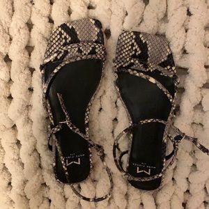 Flat leather sandals,  brand néw sandals! Price is firm